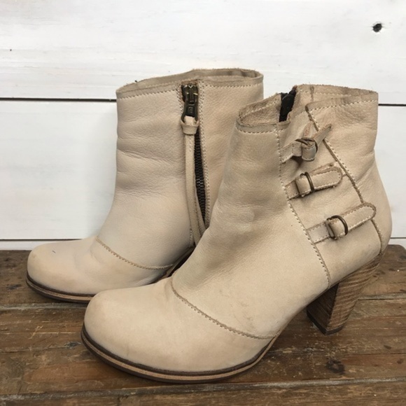 Holding Horses Buckled triad Cream Suede Booties - Picture 3 of 8